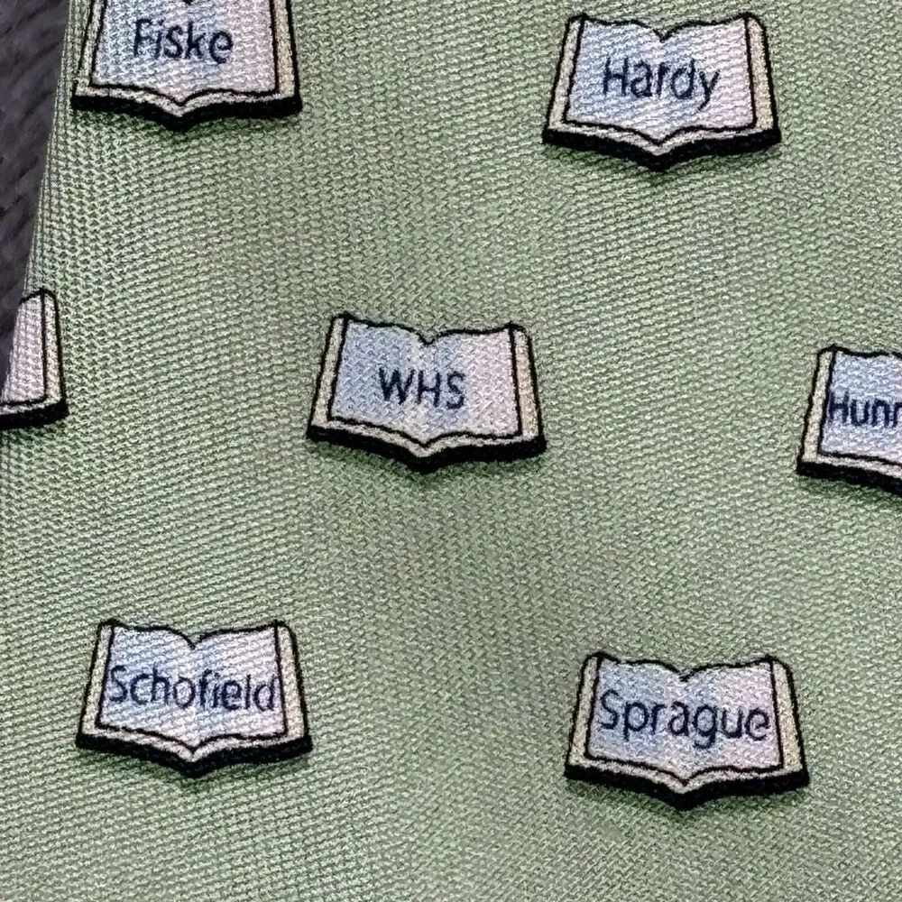 Vineyard Vines Silk Tie Green E.A.‎ Davis Wellesley Books Handmade In The U.S.A.